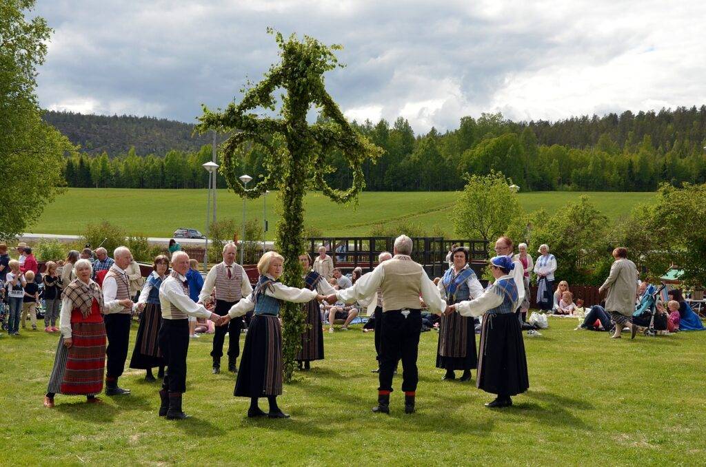 Avvikande öppettider midsommar (v.25)