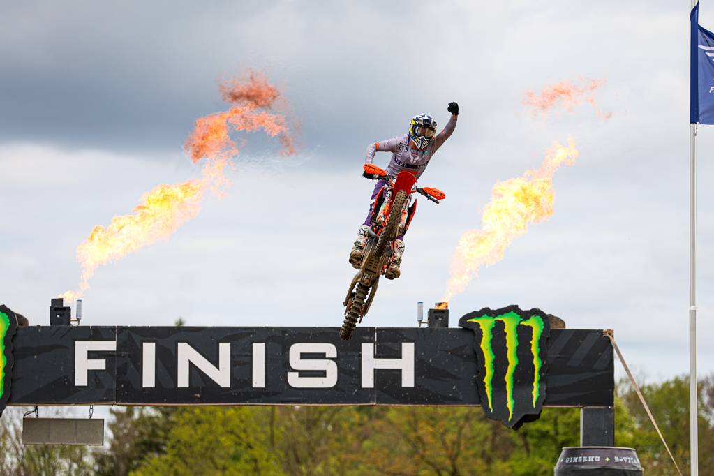 August Frisk segrar sensationellt i helgens EM-tävling 250cc