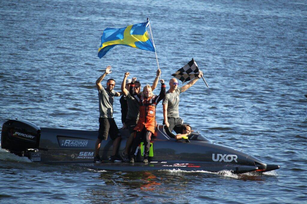 Mathilda Wiberg skriver motorsporthistoria – första kvinnan att vinna en internationell Formelklass